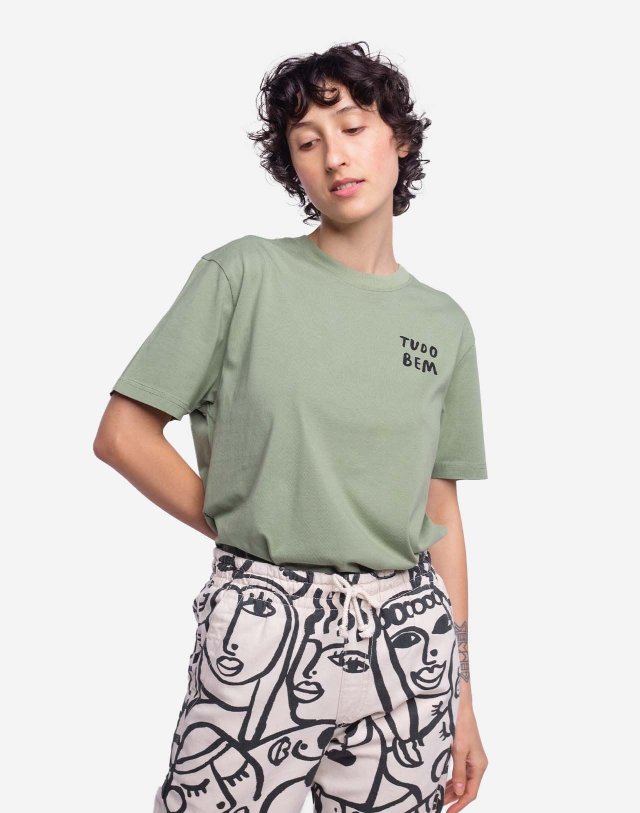 T-shirt Tudo Bem vert sauge