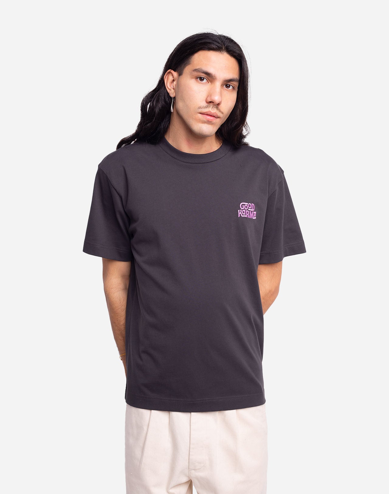 T-shirt Good Karma noir carbone ample
