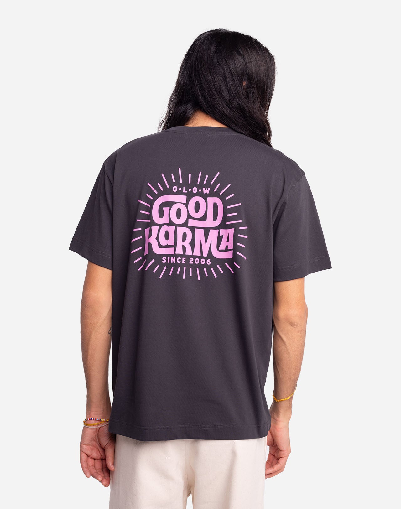 T-shirt Good Karma noir carbone ample