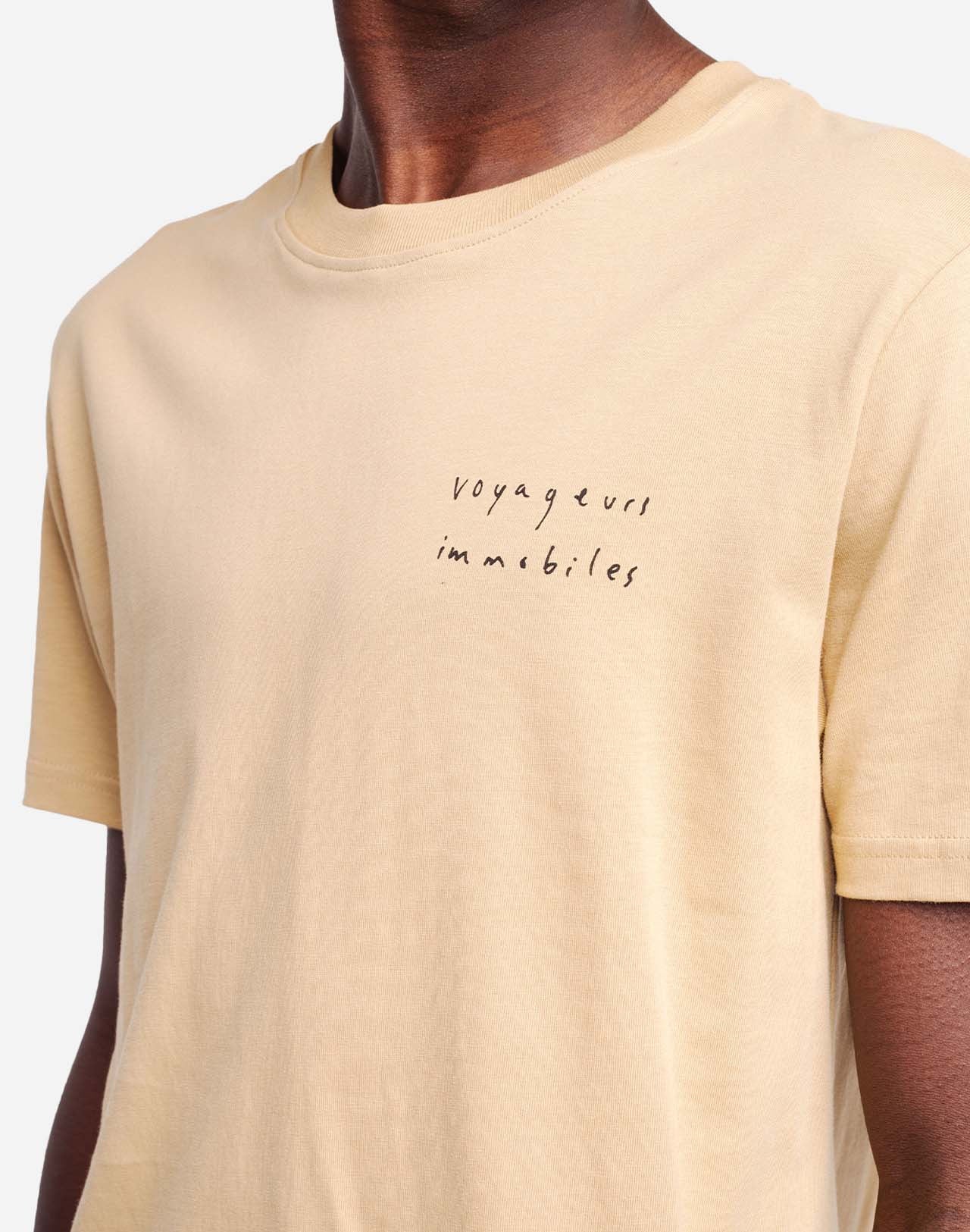 T-shirt Voyageurs immobiles sable