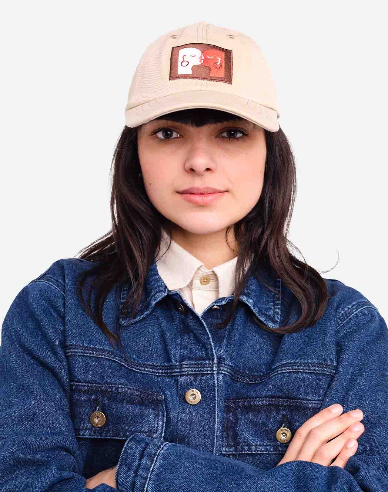 Casquette Six Panel Kiss sable
